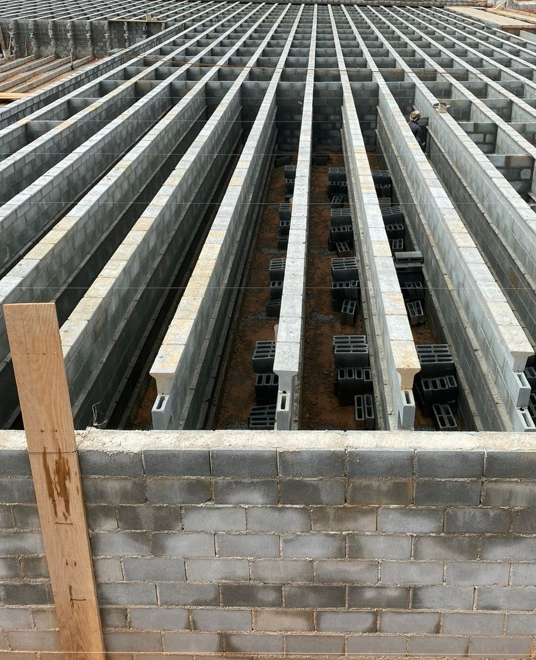 Método construtivo — blocos de concreto estrutural dos jazigos Park La Pace